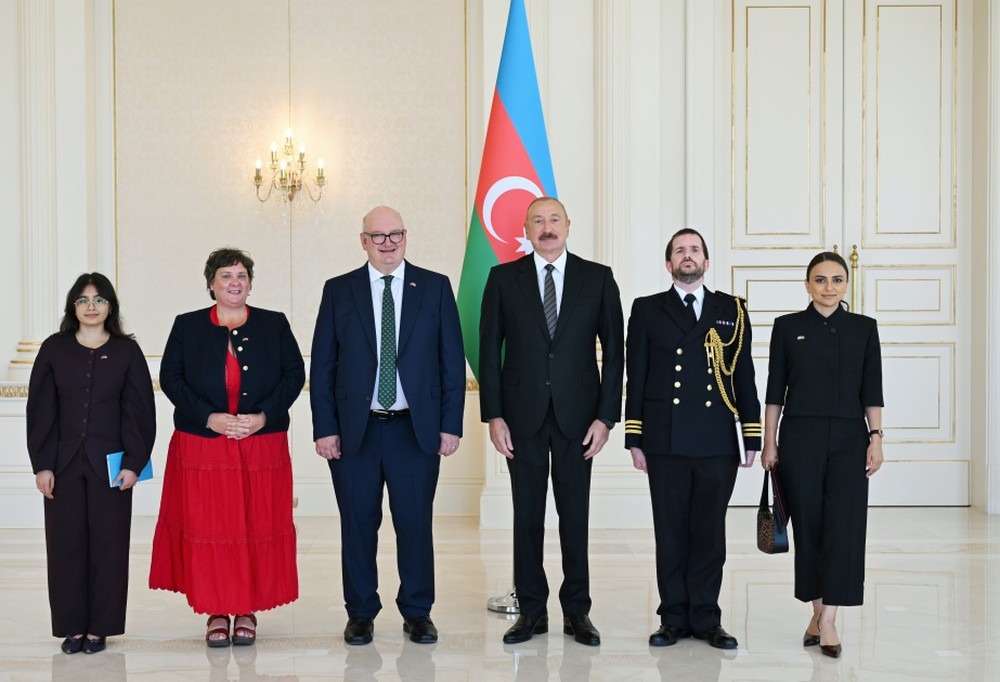 Aliyev recibe al nuevo embajador del Reino Unido