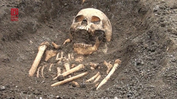 Excavaciones arqueológicas en el necrópolis de Harhar