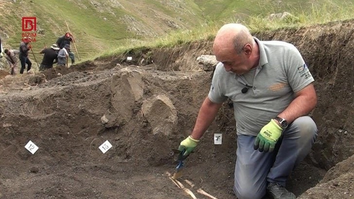 Excavaciones arqueológicas en el necrópolis de Harhar