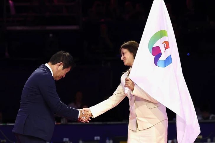 Entrega de la bandera del Mundial de Gimnasia Rítmica