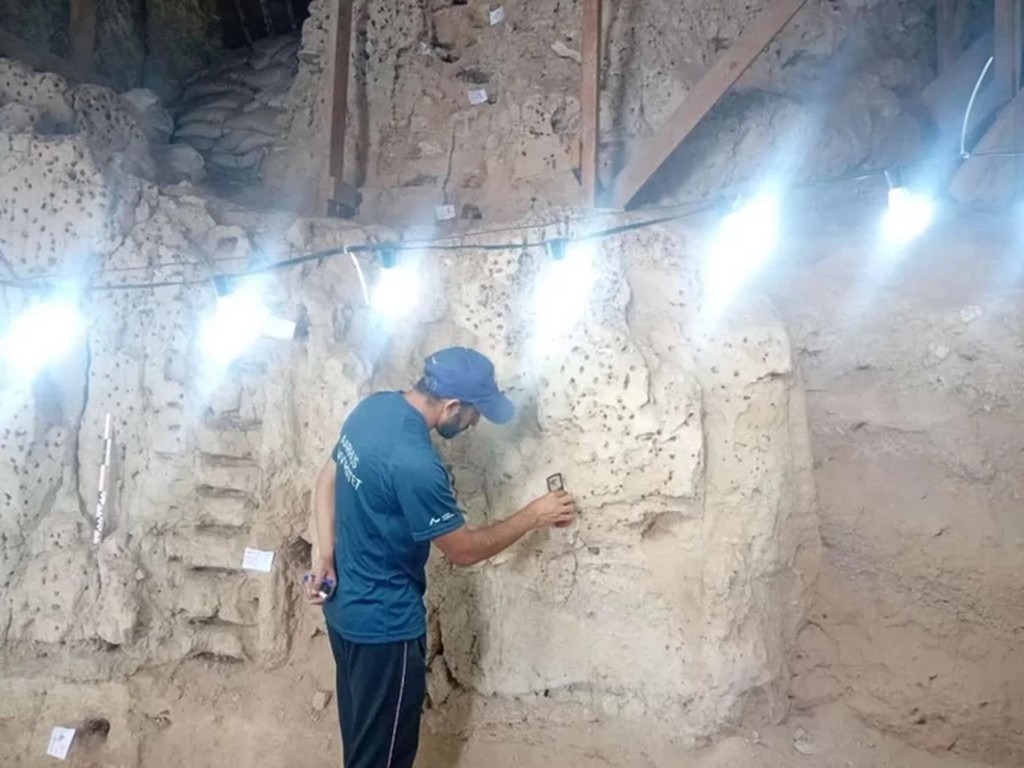 Excavaciones arqueológicas en la cueva de Azikh, Azerbaiyán