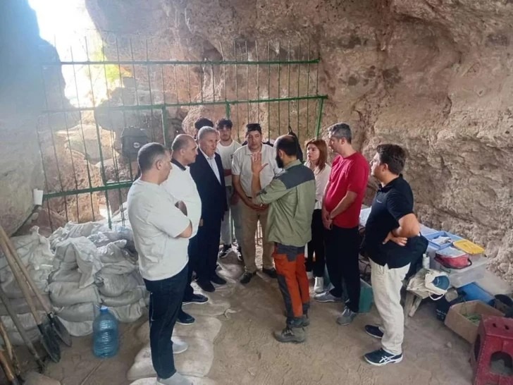 Excavaciones arqueológicas en la cueva de Azikh, Azerbaiyán