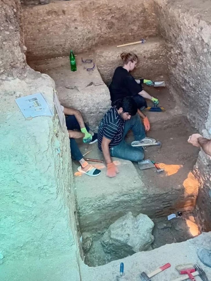 Excavaciones arqueológicas en la cueva de Azikh, Azerbaiyán