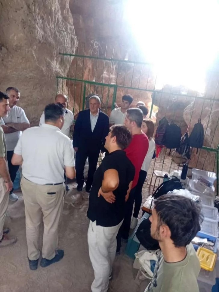 Excavaciones arqueológicas en la cueva de Azikh, Azerbaiyán